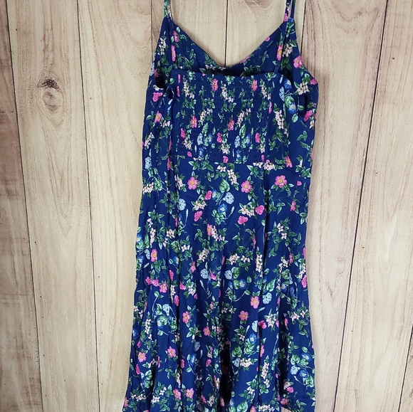 Old Navy Blue Spaghetti Strap Floral V-Neck Summer Dress - Picture 4 of 15